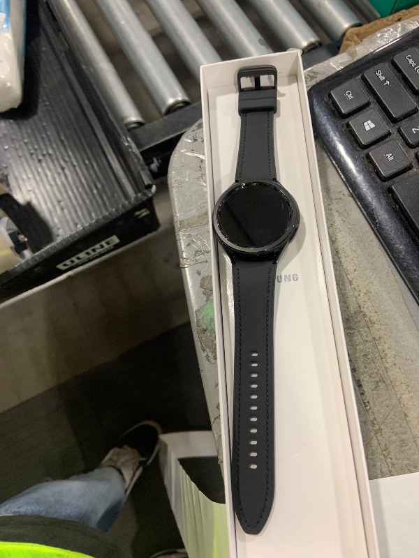 Photo 1 of samsung galaxy watch 6 classic