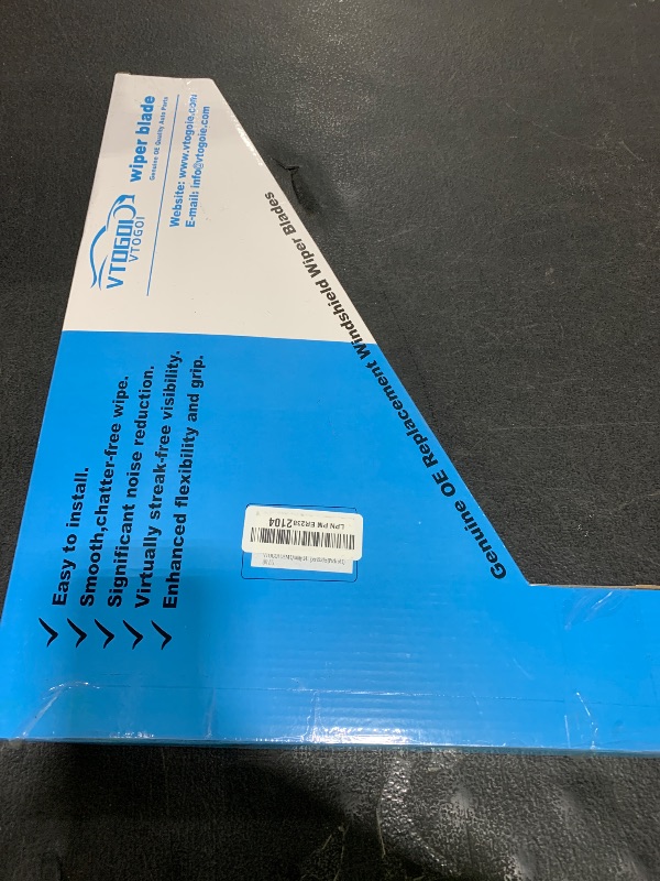 Photo 1 of VTOGOI OEM Quality 24''+18'' Premium All-Season Auto Windshield Natural Rubber J-Hook Wiper Blades(Pack of 2)