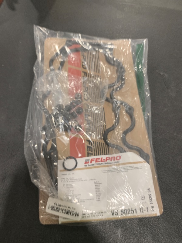 Photo 1 of FEL-PRO VS 50251 R-1 Engine Valve Cover Gasket Set for Nissan Xterra
