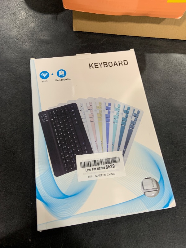 Photo 1 of Backlit Bluetooth Keyboard Small Portable Wireless Keyboard Rechargeable Illuminated for Android Samsung Tablet Cell Phone Smartphone iPad A16 11th 10th Generation iPad Pro Air Mini iPhone (White)