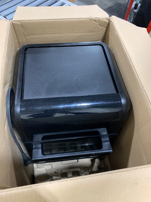 Photo 1 of Air fryer 
