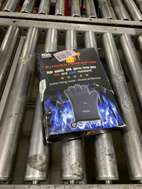 Photo 1 of KITCHEN PERFECTION Silicone Smoker Oven Gloves-Extreme Heat Resistant BBQ Gloves-Handle Hot Food Right on Your Grill Fryer & Pit|Waterproof Grilling Cooking Baking Mitts|Superior Value Set +3 Bonuses