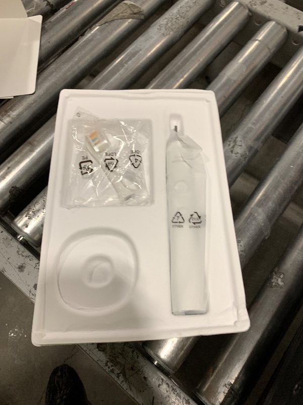 Photo 1 of Philips Sonicare DiamondClean Smart 9500 Electric Toothbrush, Sonic Toothbrush with App, Pressure Sensor, Brush Head Detection, 5 Brushing Modes and 3 Intensity Levels, Rosegold, Model HX9923/61