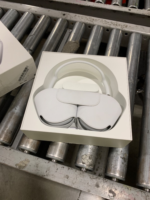 Photo 1 of Apple AirPods Max Wireless Over-Ear Headphones, Active Noise Cancelling, Transparency Mode, Personalized Spatial Audio, Dolby Atmos, Bluetooth Headphones for iPhone – Silver
