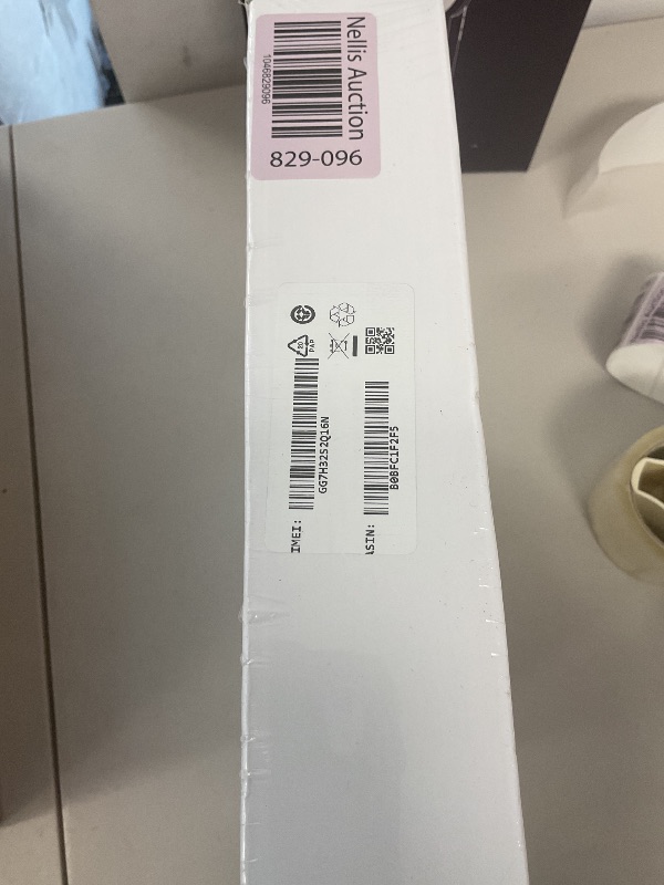 Photo 1 of Apple iPad Air 4-64GB - WiFi - Silver (Renewed Premium)