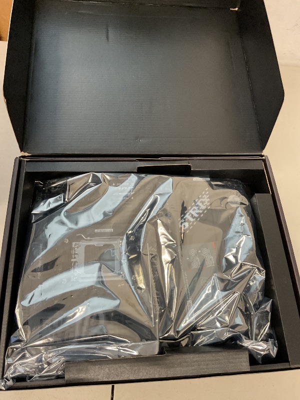 Photo 1 of ASUS ROG Strix 1000W Gold Aura Edition (Fully Modular Power Supply, 80+ Gold Certified, ATX 3.0, Cybenetics Lambda A+ Certification, PCIe Gen 5.0 Ready, Axial-tech Fan, Aura Sync, 10-Year Warranty)