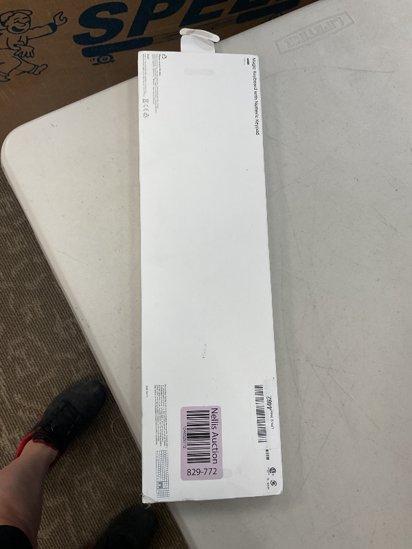 Photo 1 of Apple Magic Keyboard - US English ???????