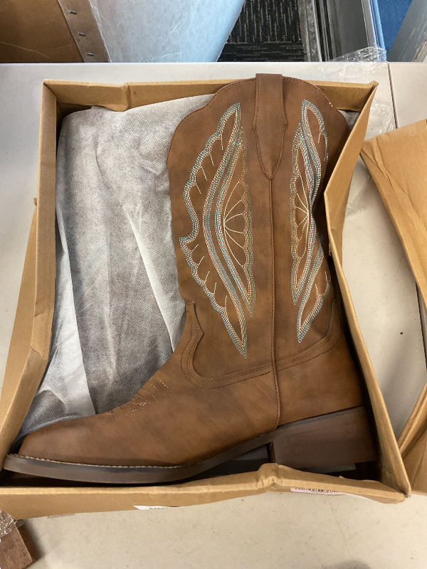 Photo 1 of J's.o.l.e Women's Cowboy Boots Square Toe Wide Calf Cowgirl Boots Western Work Boots Embroidered Brown Size 9.5