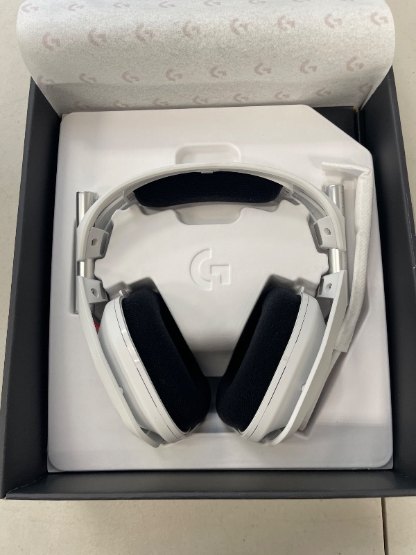 Photo 1 of Logitech G Astro A50 Omni-Platform Wireless Gaming Headset + Base Station for PS5, Xbox, PC: PLAYSYNC Audio Switcher, <16 bit/48kHz (Console), <24 bit/48 kHz (PC), 24hr Battery, 2.4GHz & BT - White