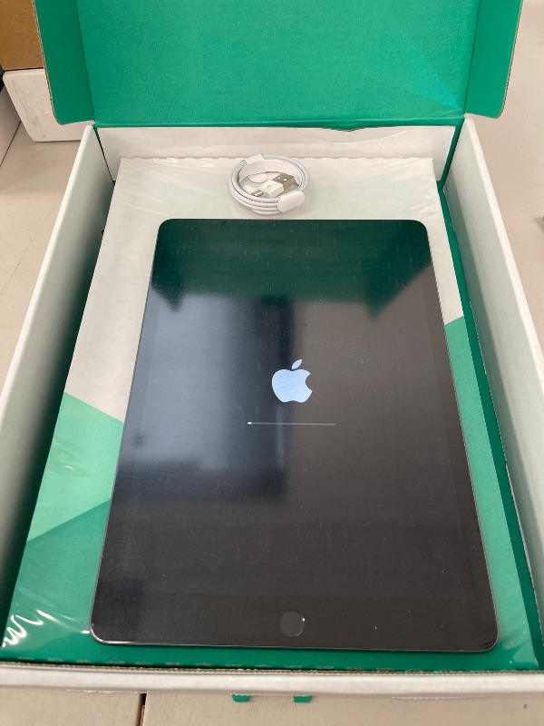 Photo 1 of Apple iPad (10.2-inch, WiFi, 32GB) - Space Gray (Renewed Premium)