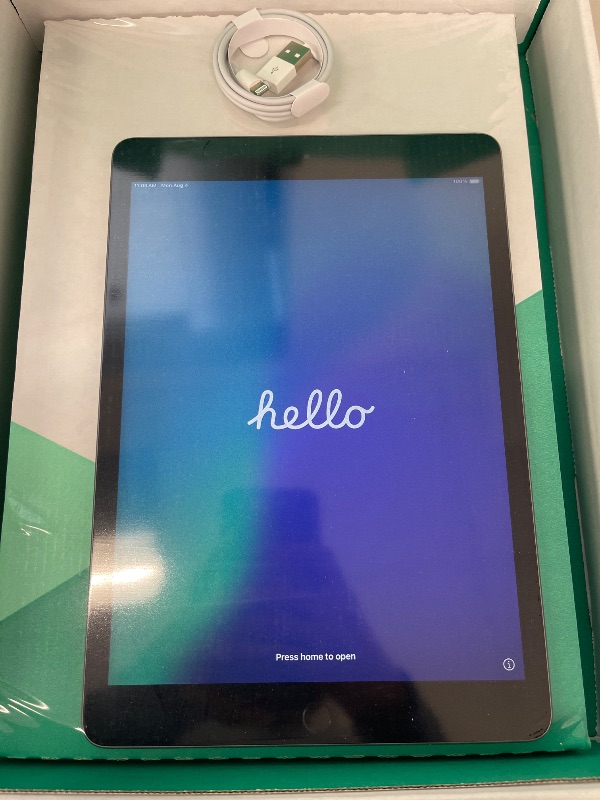 Photo 1 of Apple iPad (10.2-inch, WiFi, 32GB) - Space Gray (Renewed Premium)