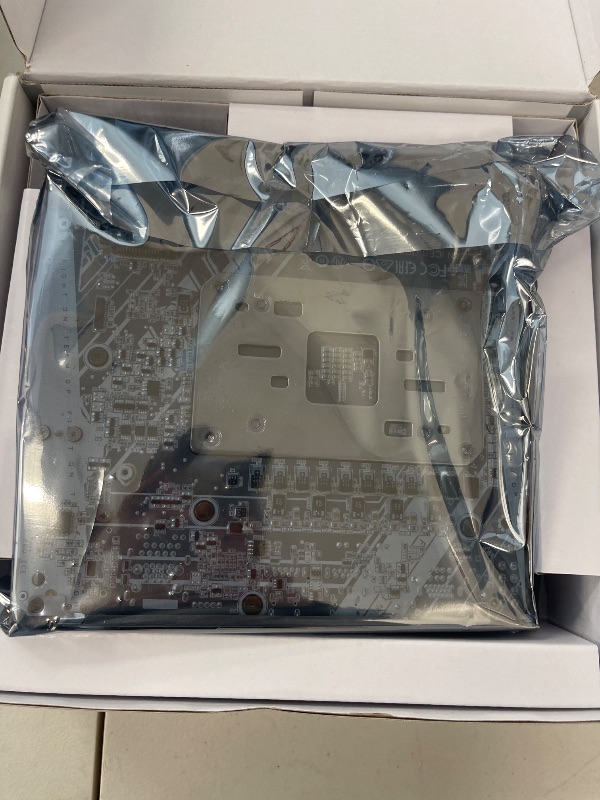 Photo 1 of GIGABYTE X870I AORUS PRO ICE AMD AM5 LGA 1718 Motherboard, Mini-ITX, DDR5, 2X M.2, PCIe 5.0, USB-C, WIFI7, 2.5GbE LAN, EZ-Latch
