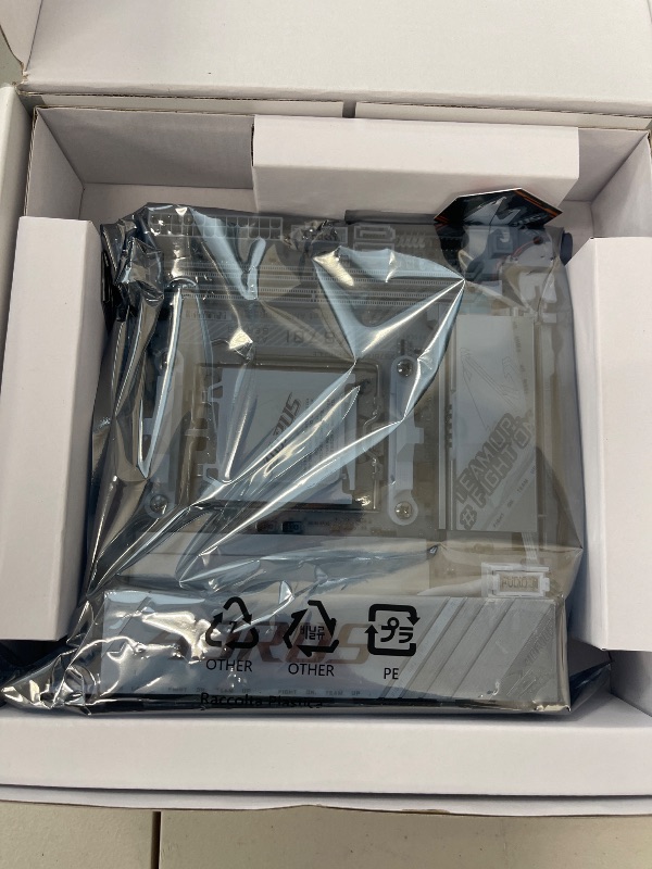 Photo 1 of GIGABYTE X870I AORUS PRO ICE AMD AM5 LGA 1718 Motherboard, Mini-ITX, DDR5, 2X M.2, PCIe 5.0, USB-C, WIFI7, 2.5GbE LAN, EZ-Latch
