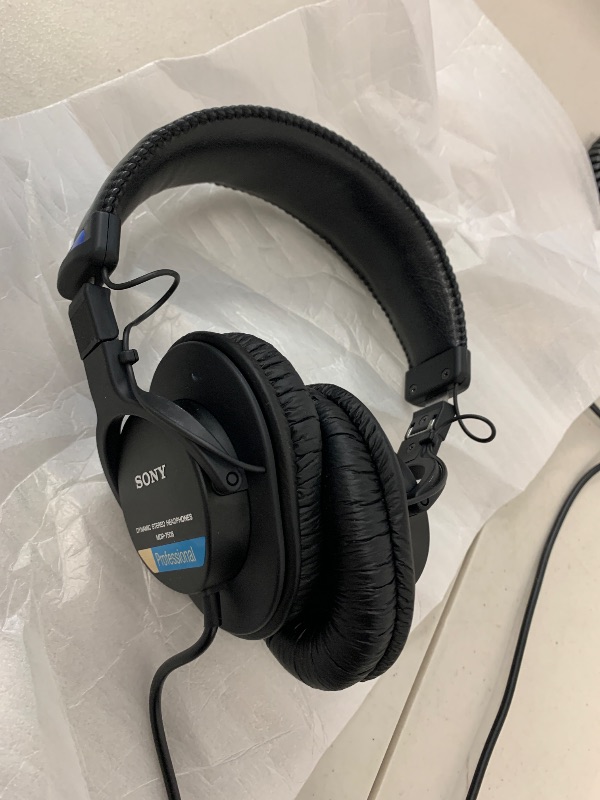 Photo 1 of Sony MDR7506 Professional Large Diaphragm Headphone