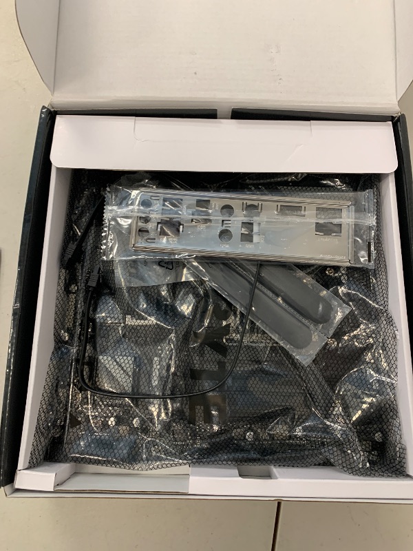 Photo 1 of Gigabyte B650M D3HP AX Ultra Durable AMD AM5 Socket Motherboard, Micro-ATX, 4x DDR5 Slots, 2x M.2 Sockets, 2x USB-C Port, 2.5GbE LAN, Wi-Fi 6E, 2x DisplayPorts / 1x HDMI Port