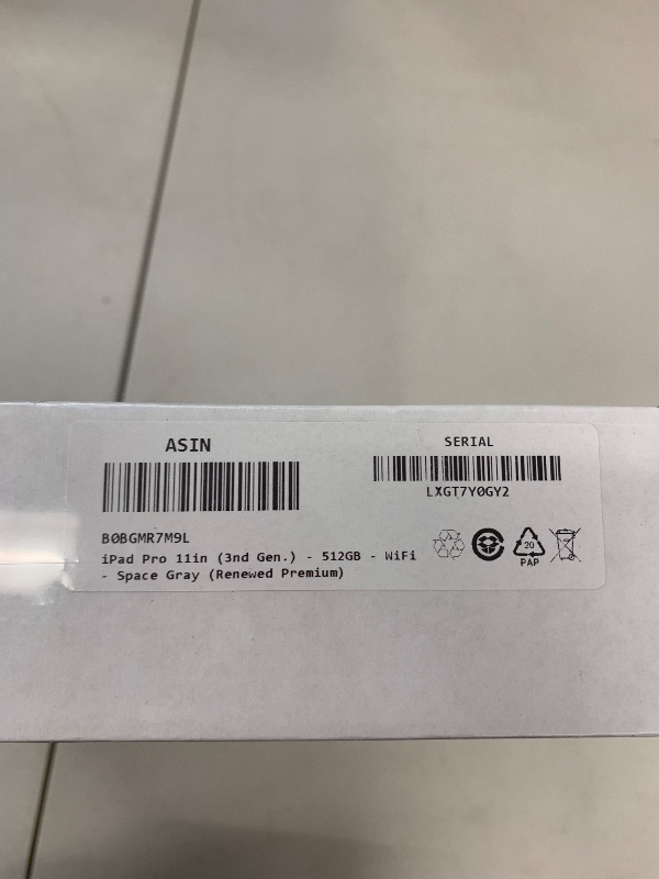 Photo 1 of Apple iPad Pro 11in 3nd Gen. - 512GB - WiFi - Space Gray (Renewed Premium)