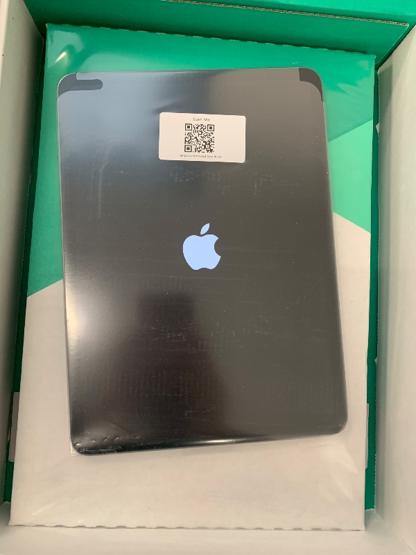 Photo 1 of Apple iPad Pro 11in 3nd Gen. - 512GB - WiFi - Space Gray (Renewed Premium)