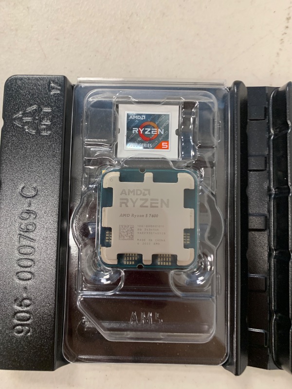 Photo 1 of AMD Ryzen 5 7600 6-Core, 12-Thread Unlocked Desktop Processor