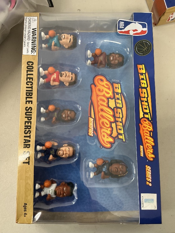 Photo 1 of Party Animal NBA TeenyMates 2023 Mini Big Shot Baller Gift Set Series 2 Superstar Collector Gift Box Set