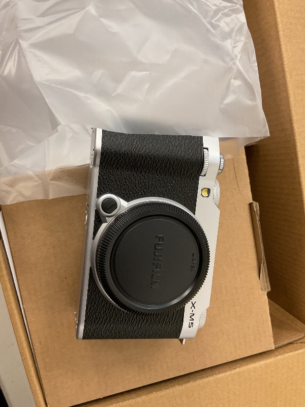 Photo 1 of Fujifilm X-M5 Mirrorless Digital Camera XC15-45mmF3.5-5.6 OIS PZ Lens Kit - Silver