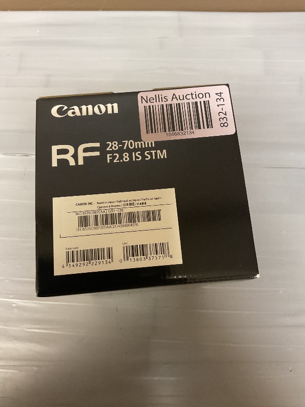 Photo 1 of Canon RF28-70mm F2.8 is STM