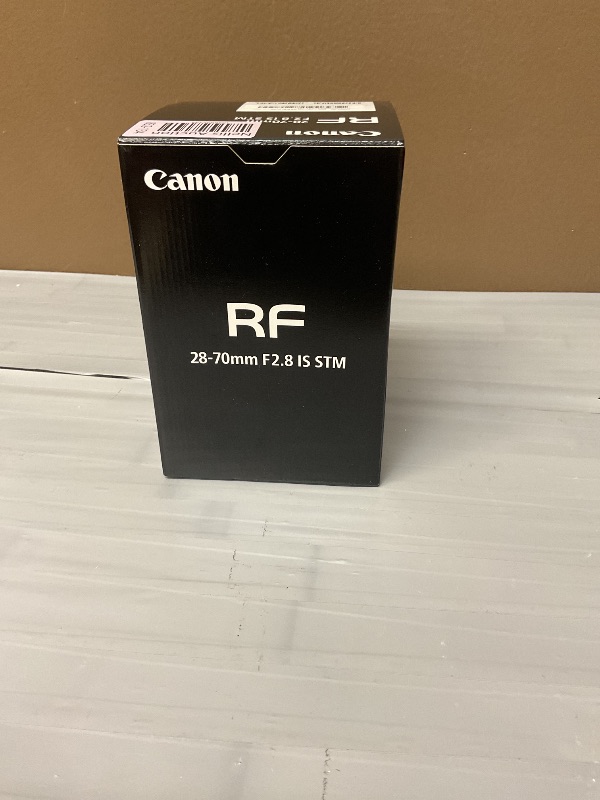 Photo 1 of Canon RF28-70mm F2.8 is STM