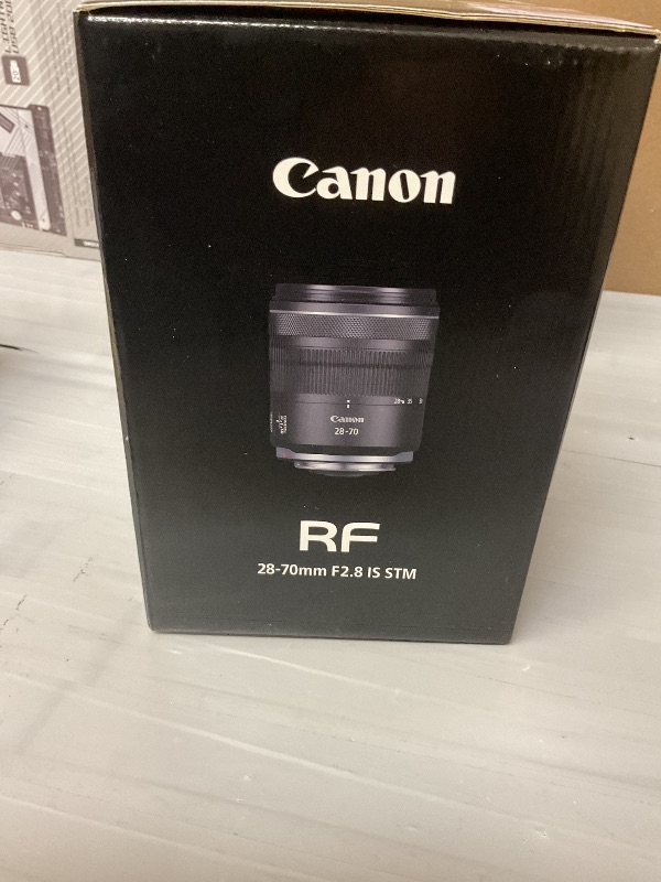 Photo 1 of Canon RF28-70mm F2.8 is STM