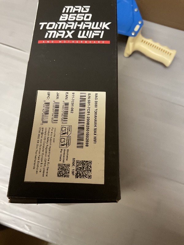 Photo 1 of MSI MAG B550 Tomahawk MAX WiFi Gaming Motherboard (AMD Ryzen 5000 Series, AM4, DDR4, PCIe 4.0, SATA 6Gb/s, M.2, USB 3.2 Gen 2, HDMI/DP, Wi-Fi 6E, Bluetooth 5.2, 2.5Gbps LAN, ATX)