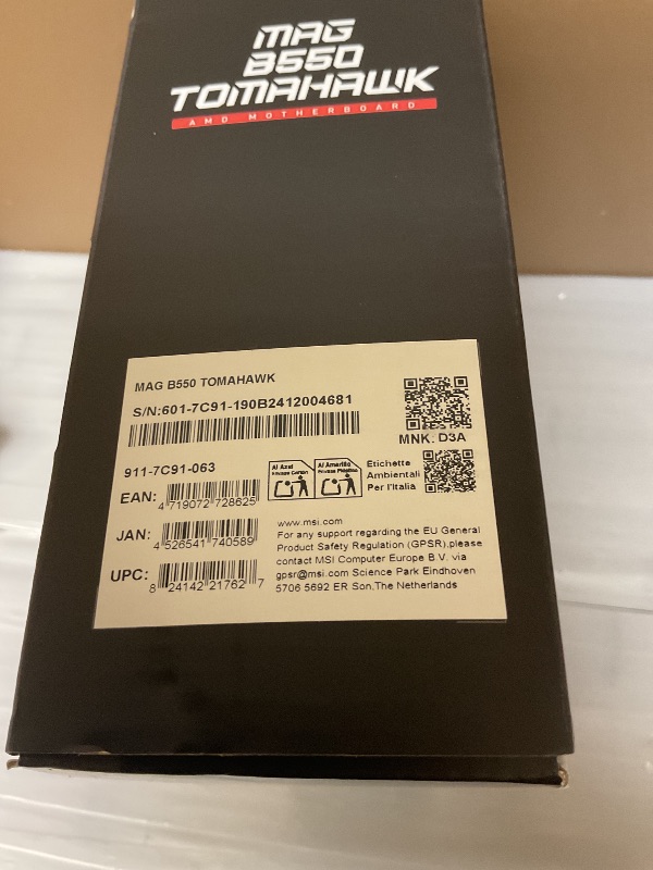 Photo 1 of MSI MAG B550 TOMAHAWK Gaming Motherboard (AMD AM4, DDR4, PCIe 4.0, SATA 6Gb/s, M.2, USB 3.2 Gen 2, HDMI/DP, ATX, AMD Ryzen 5000 Series processors)