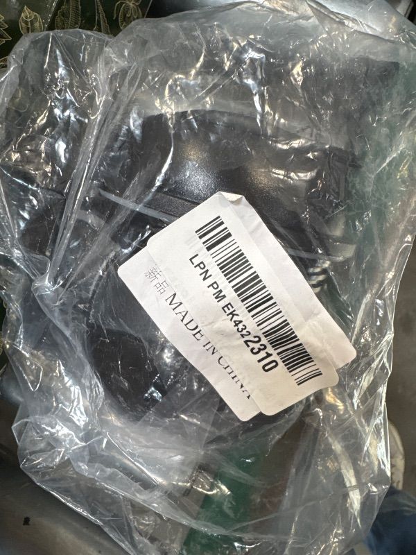 Photo 1 of joystar 2pcs Replacement 18OZ/24OZ/32OZ cup lid for Nutribullet Select Blender 1200?NB07200-1210?/NutriBullet PRO 1000/NutriBullet Select/NutriBullet Blender Combo/?ZNBF30400Z/ZNBF30500Z? (2 lid)