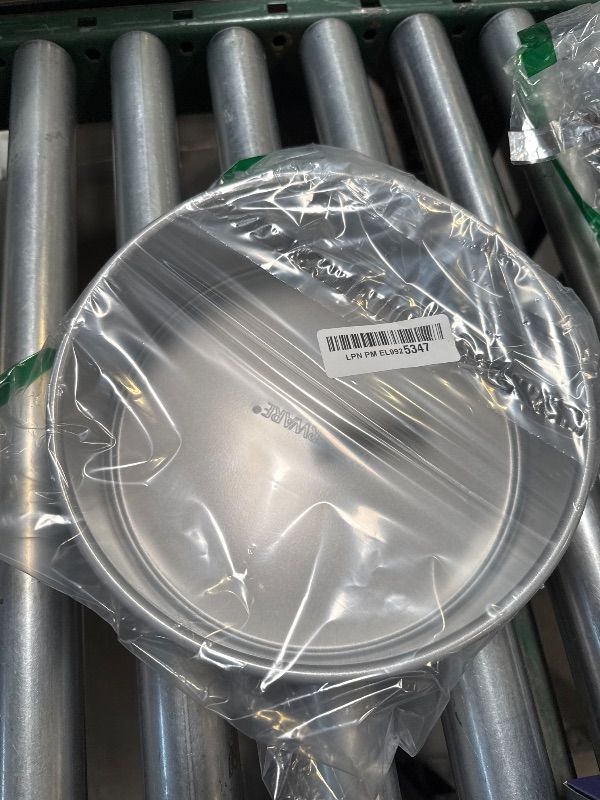 Photo 1 of 9.5" Non-stick Spring Form Pan