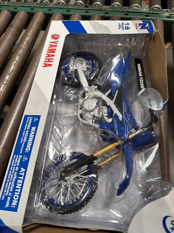 Photo 1 of NewRay 1:6 Scale Toy YZ450F Blue Replica Dirt Bike