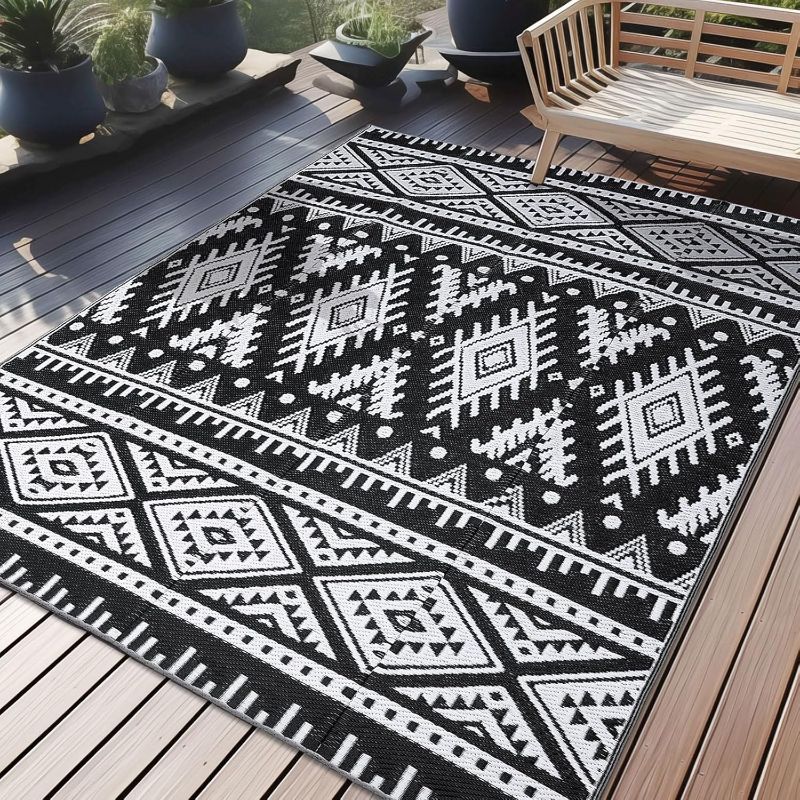 Photo 1 of Outdoor Rug 70x105in 