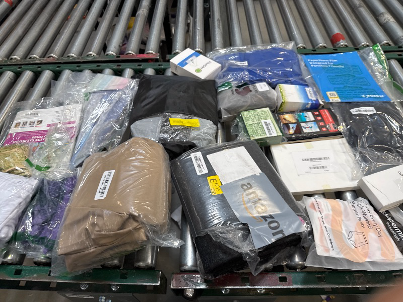 Photo 1 of Box Lot of Miscellaneous Items/Final Sale 
