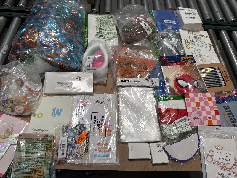 Photo 1 of Box Lot of Miscellaneous Party Decor Items/FINAL SALE 