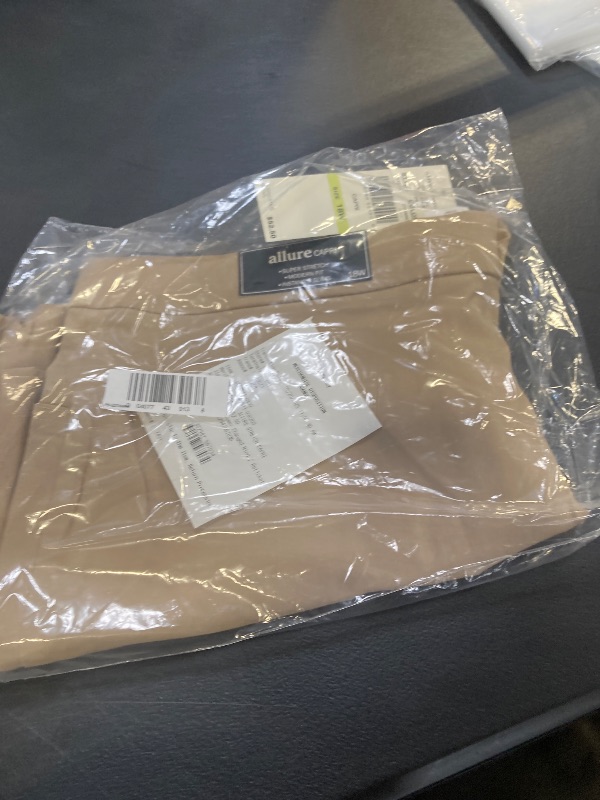 Photo 1 of Alfred Dunner Classics Womens Mid Rise Plus Capri Pants, 18w, Beige