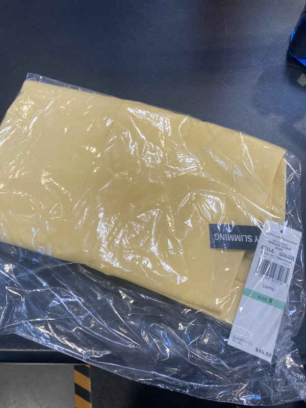 Photo 1 of Alfred Dunner Dress Code Womens Mid Rise Capri Pants, 8, Yellow