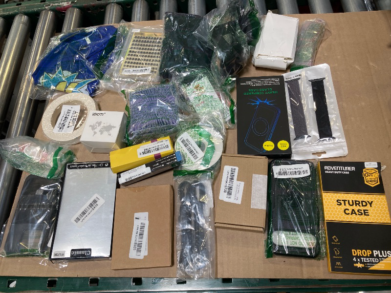 Photo 1 of Small Items Pack
