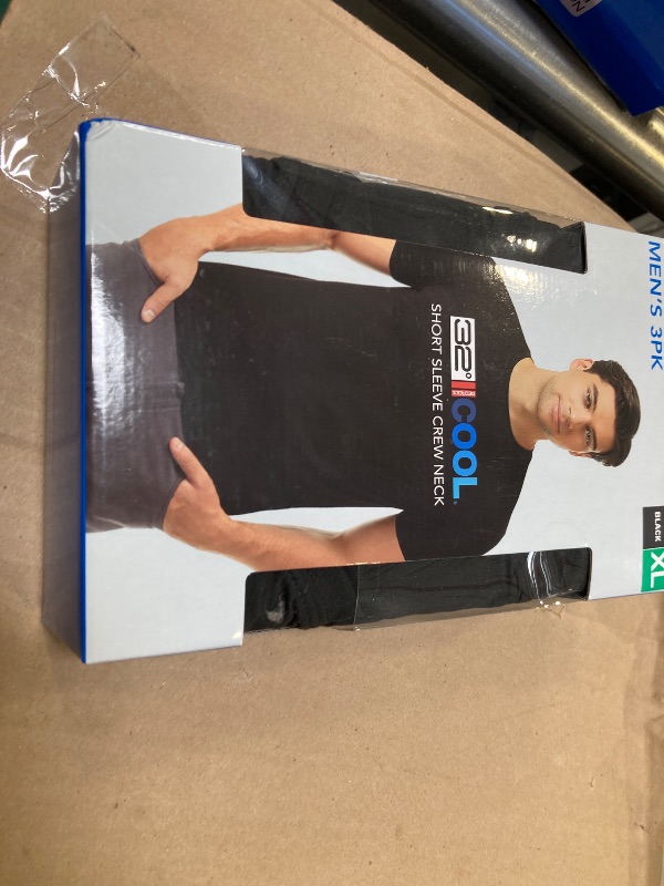 Photo 1 of 32º DEGREES 32 Degrees Men's Cool Tee, 3-Pack (US, Alpha, X-Large, Regular, Regular, Black)