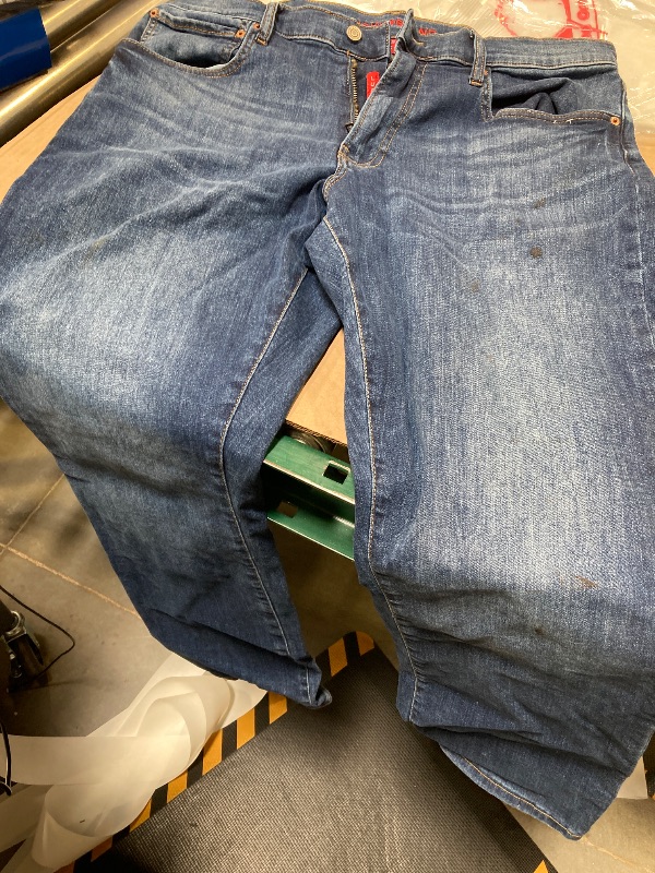 Photo 1 of Lucky Brand Men's 223 Denim Jean 36/30
