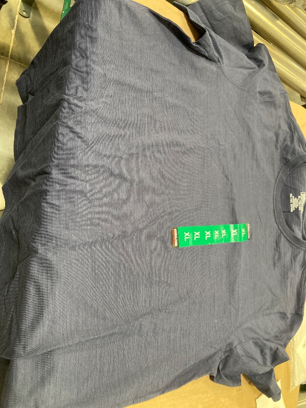 Photo 1 of Men's Kirkland Signature Pima  T-Shirt XL  7771460
