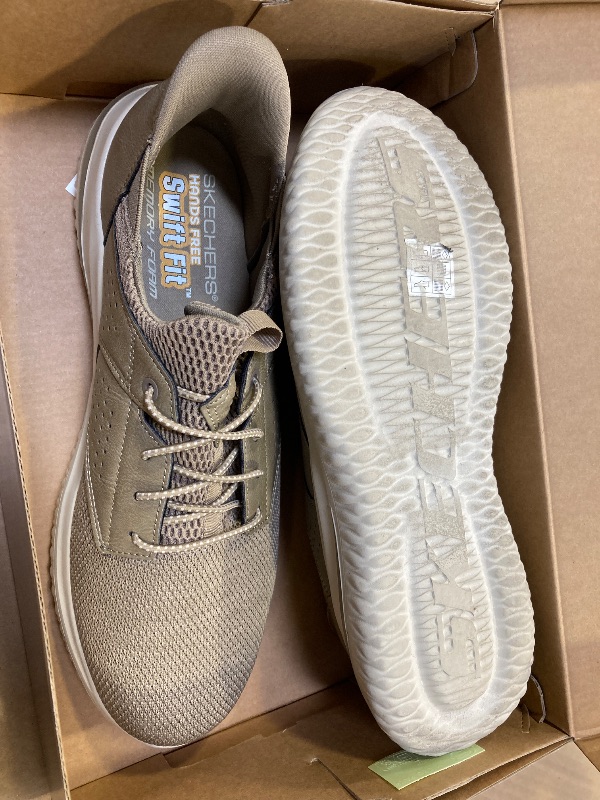 Photo 1 of Skechers, Men's Delson Swift Fit Hands Free Shoe Sneakers Size 11
