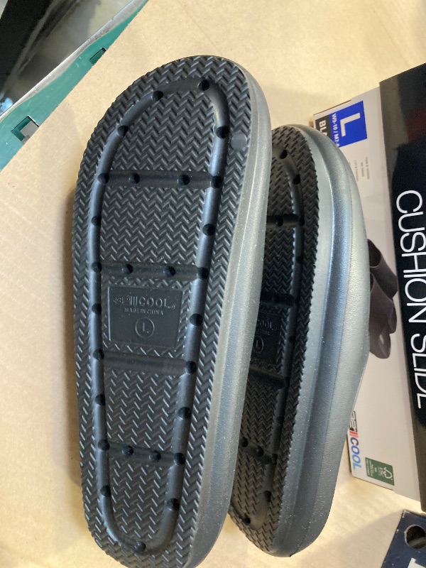 Photo 1 of 32 Degree Cool Slide Sandals Mens 7-8 Womens 9-10 Large Black Cushion Slip on
