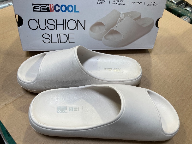 Photo 1 of S----32 Degrees Unisex Cushion Slide Sandal WHITE NIB W6/7--M4/5