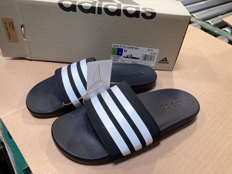 Photo 1 of adidas Men's Striped Flip Flop Sandals M6-W7
