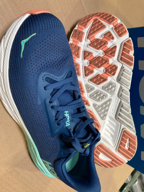 Photo 1 of Hoka Arahi   - Midnight/Seaform Size 9.5
