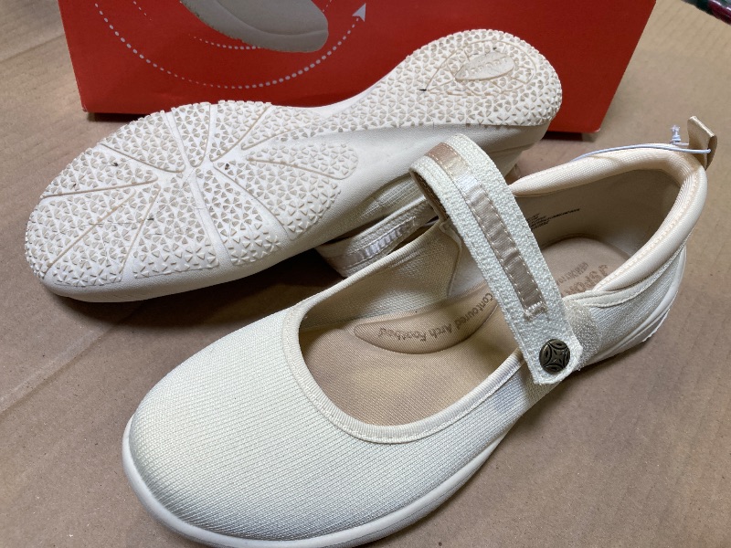 Photo 1 of JBU Women's Merry Mary Jane Flat size 7
