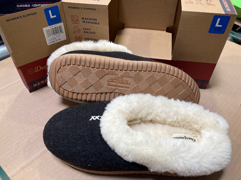 Photo 1 of Dearfoams Woman's Indoor/Outdoor Breathable Memory Foam Clog Slippers in Black Large 9-10