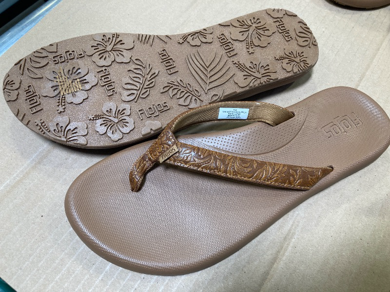 Photo 1 of Flojos Women's Flip Flop size 10
