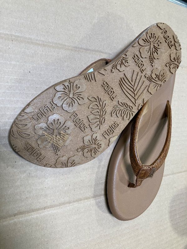 Photo 1 of Flojos Women's Flip Flop size 10

